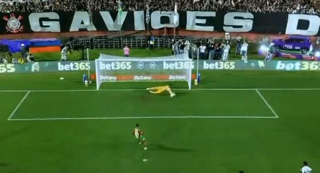 hugo-souza-comete-penalti,-mas-defende-cobranca-em-portuguesa-x-corinthians