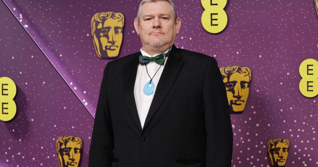 bafta-2026:-ativista-com-sindrome-de-tourette-teme-criticas-apos-incidente