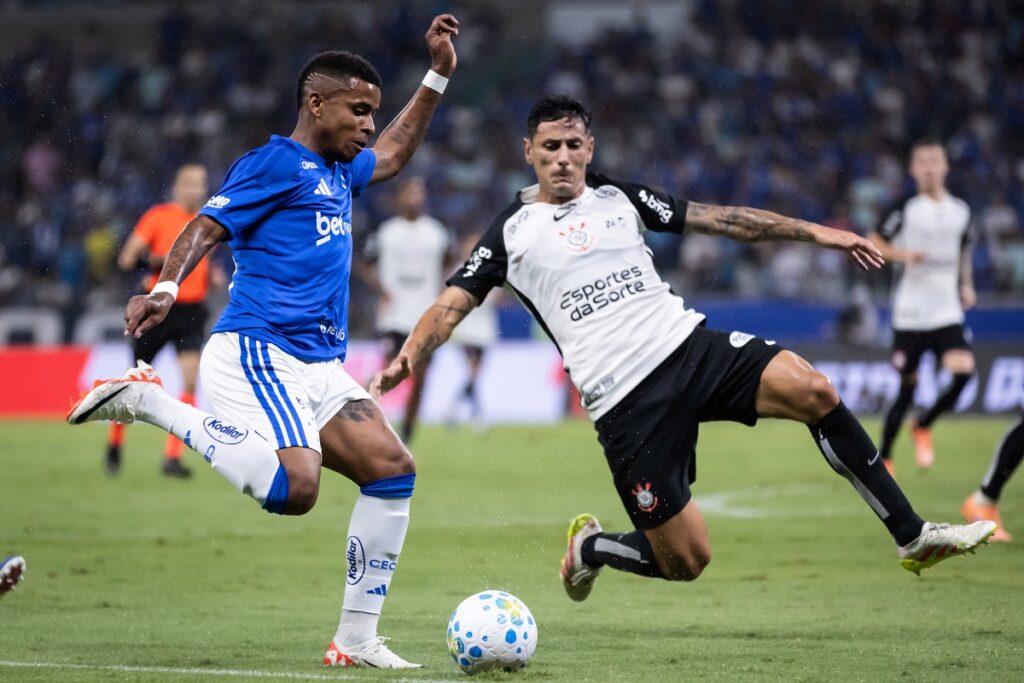 brasileirao:-cruzeiro-e-corinthians-empatam-em-1-x-1-no-mineirao