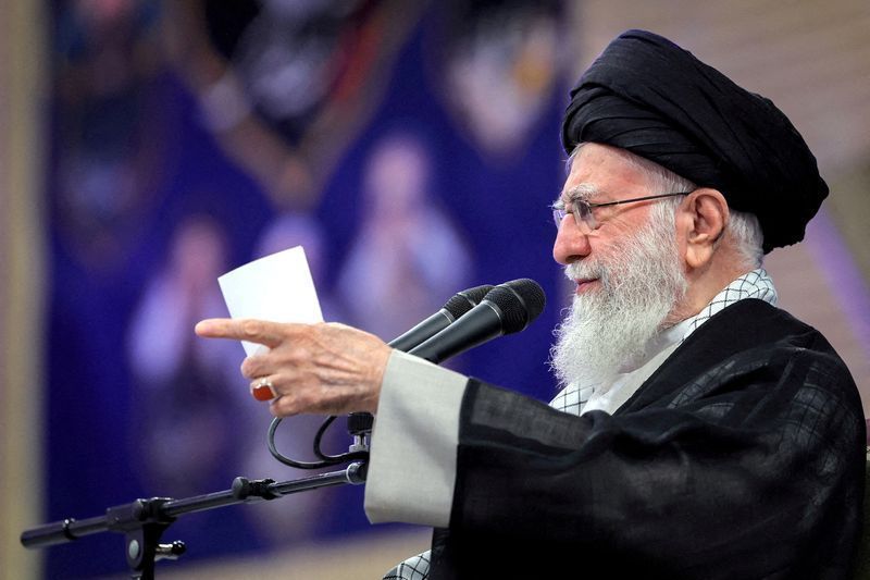 teera-registra-comemoracoes-apos-relatos-de-morte-de-khamenei