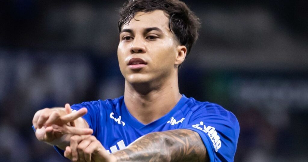 cruzeiro-vence-pouso-alegre-e-se-garante-na-final-do-mineiro