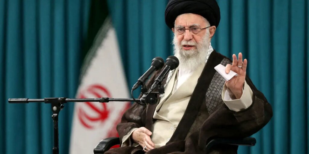 tv-iraniana-confirma-morte-de-khamenei-e-orgao-colegiado-assume-poder
