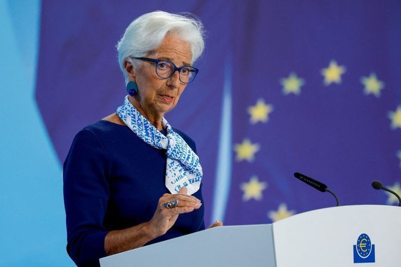 lagarde:-estamos-monitorando-atentamente-essa-situacao-global-atipica