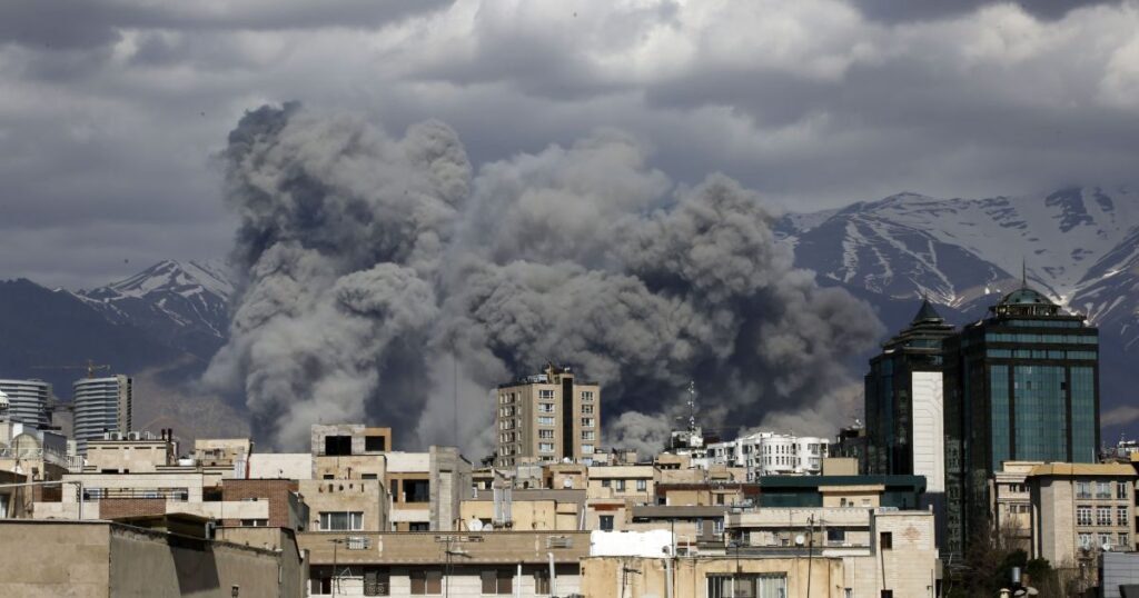 israel-afirma-ter-iniciado-uma-onda-de-ataques-em-larga-escala-em-teera