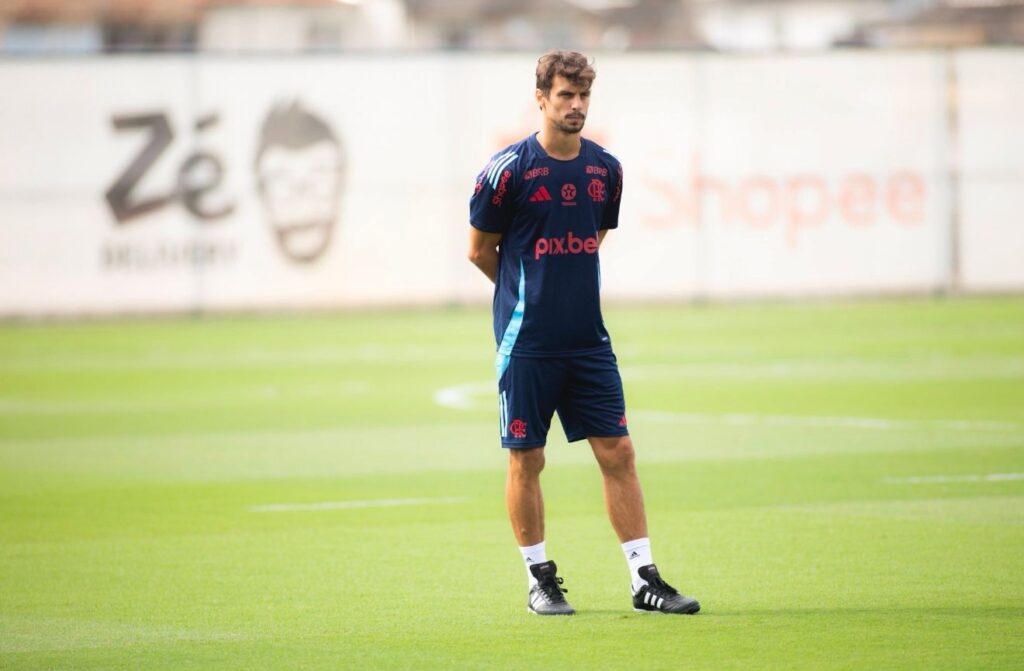 rodrigo-caio-se-despede-do-flamengo-e-se-declara-a-filipe-luis;-veja