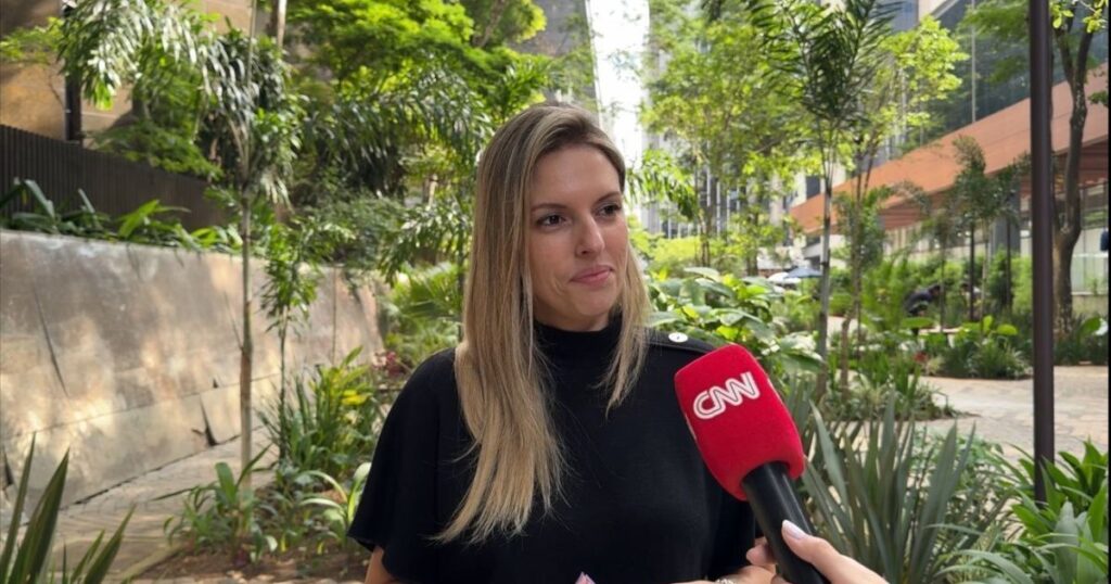 ruth-manus-diz-que-“quase-toda-frase-sobre-mulher-ja-comeca-errada”