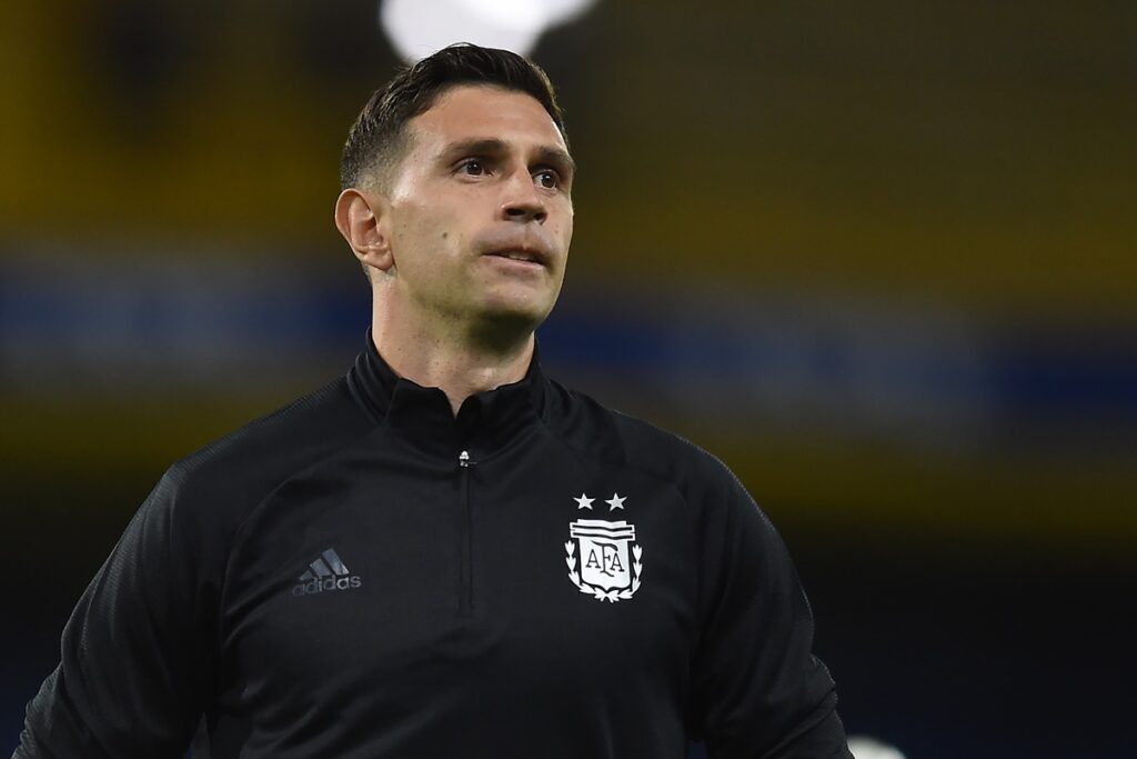 campeao-do-mundo-vira-alvo-de-suspeitas-por-promover-site-de-apostas