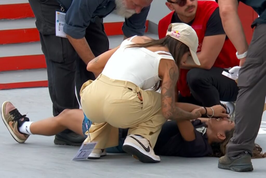 rayssa-leal-tem-queda-feia-e-termina-em-4°-no-mundial-de-skate-street.-veja-video