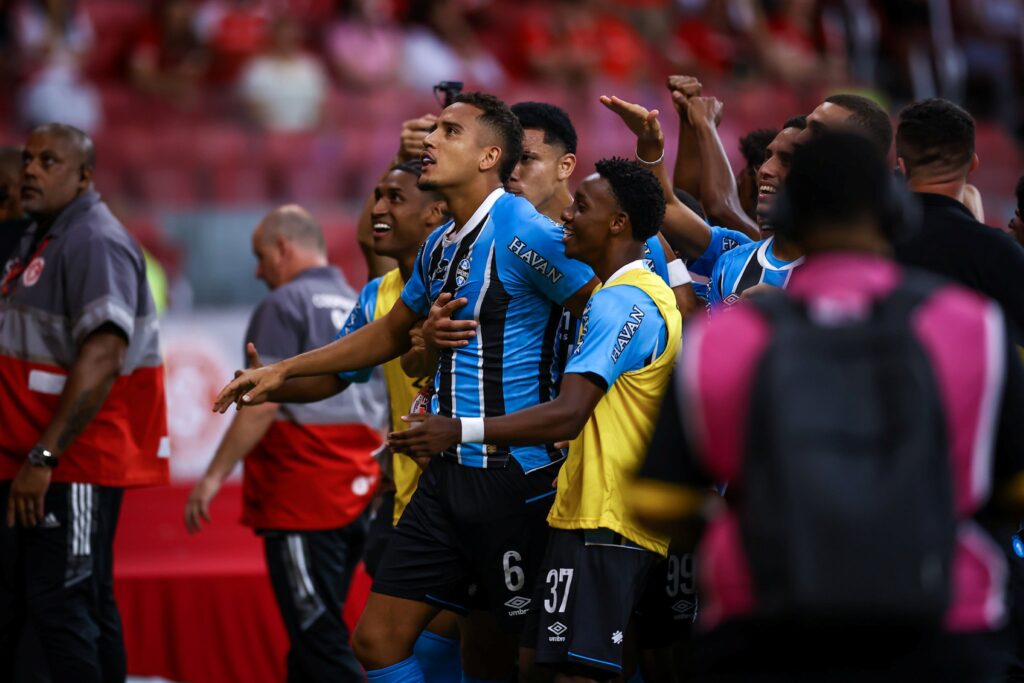 gremio-faz-4-x-1-no-agregado-e-leva-o-titulo-do-gauchao-contra-o-inter