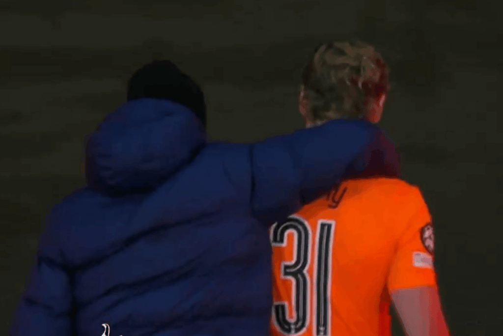 goleiro-do-tottenham-deixa-o-campo-apos-16-minutos-de-jogo;-entenda