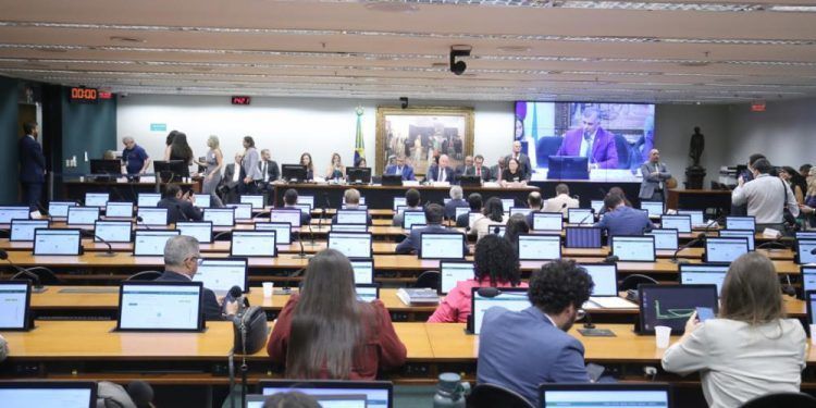 reducao-da-jornada-pode-elevar-custos-do-agro-em-ate-8,6%,-diz-governo