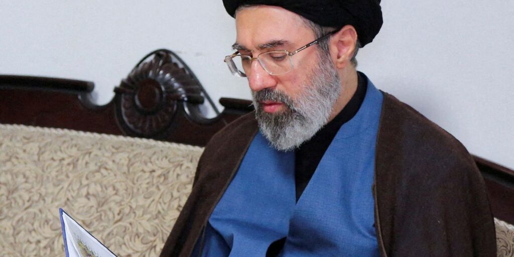 novo-lider-supremo-do-ira,-mojtaba-khamenei-promete-vinganca-pelo-pai