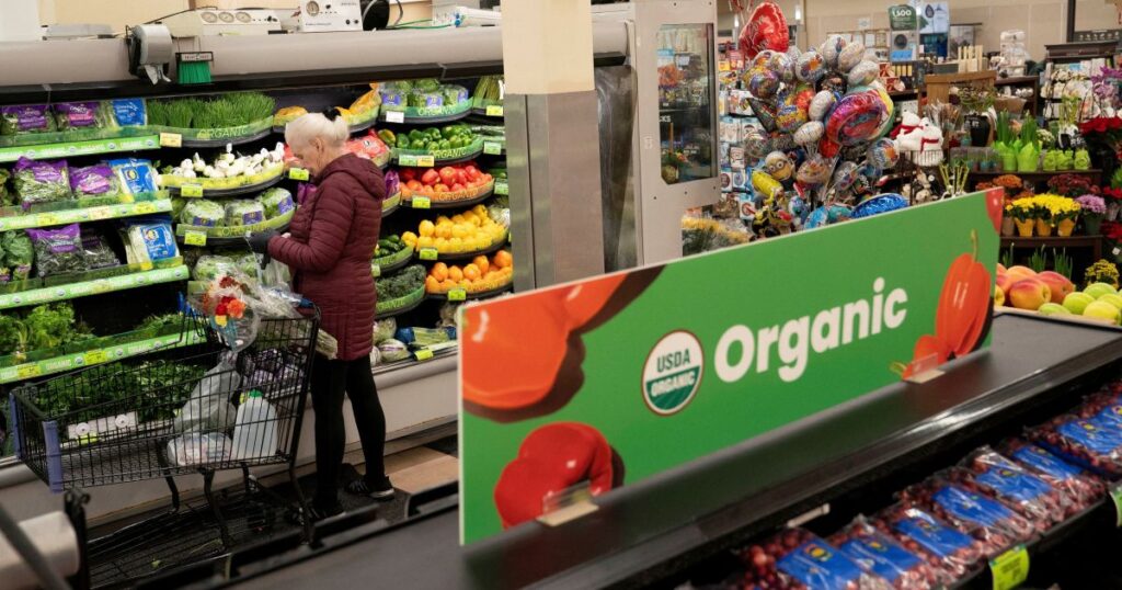 pib-dos-eua-perde-forca-e-avanca-0,7%-na-segunda-leitura-para-4o-trimestre