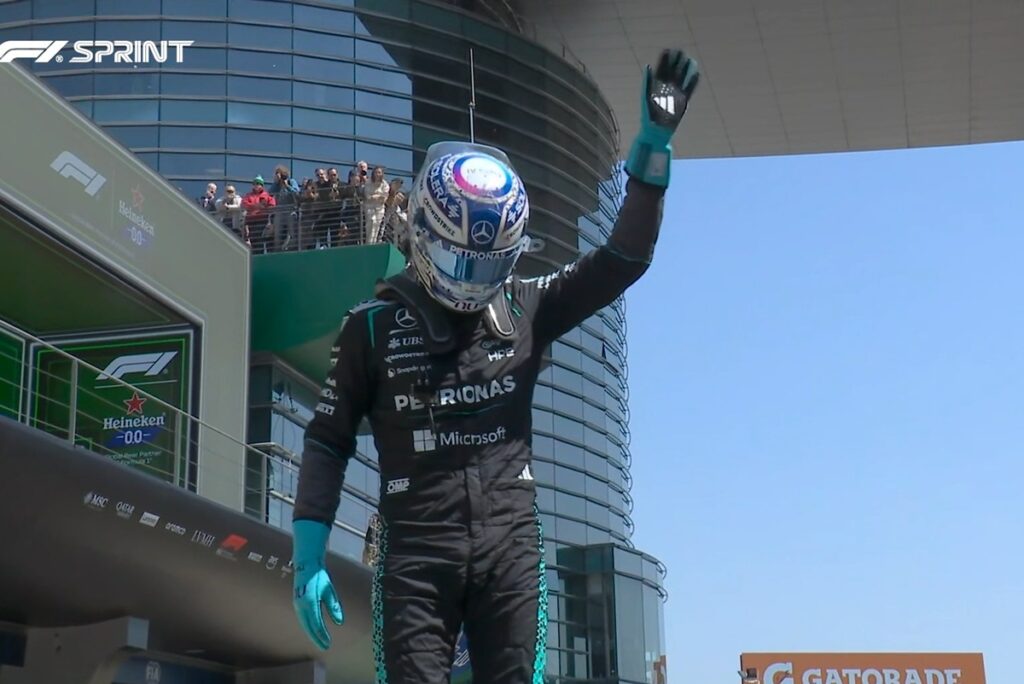 corrida-sprint-na-china:-russell-vence-e-bortoleto-chega-em-13°