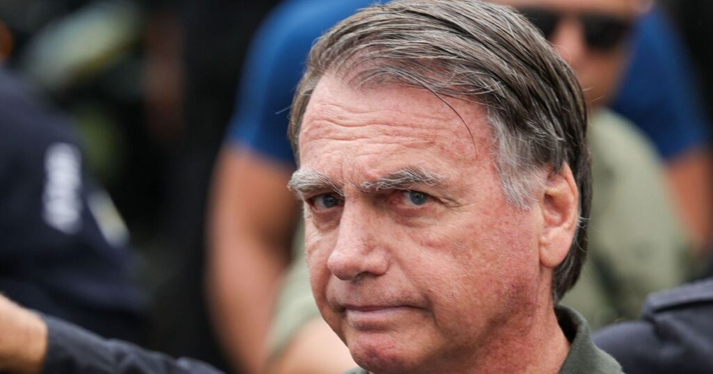 defesa-vai-apresentar-novo-pedido-de-domiciliar-para-bolsonaro,-diz-flavio