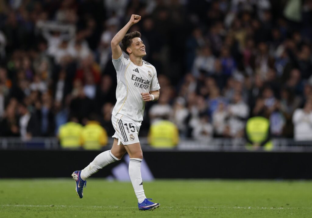 real-madrid-goleia-o-elche-pela-la-liga-com-golaco-de-arda-guler