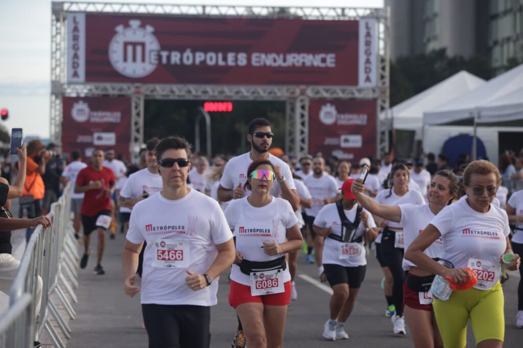 metropoles-endurance-–-corrida:-esportistas-disputam-prova-de-5-km