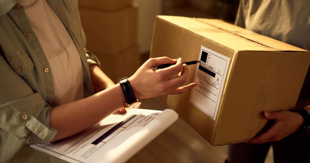 por-que-e-importante-destruir-etiquetas-das-embalagens-compradas-online?