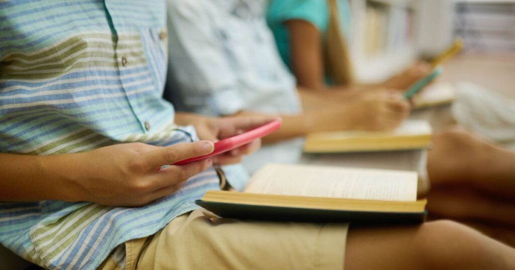 com-eca-digital,-escolas-reforcam-praticas-de-cidadania-em-sala-de-aula