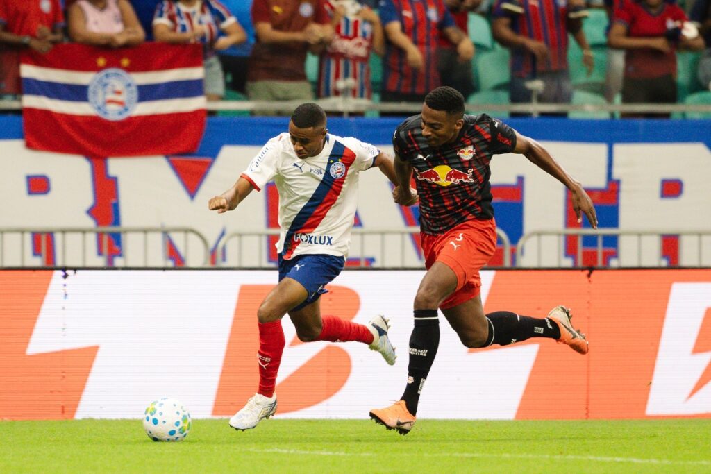 com-gols-no-1o-tempo,-bahia-vence-bragantino-e-embala-no-brasileirao