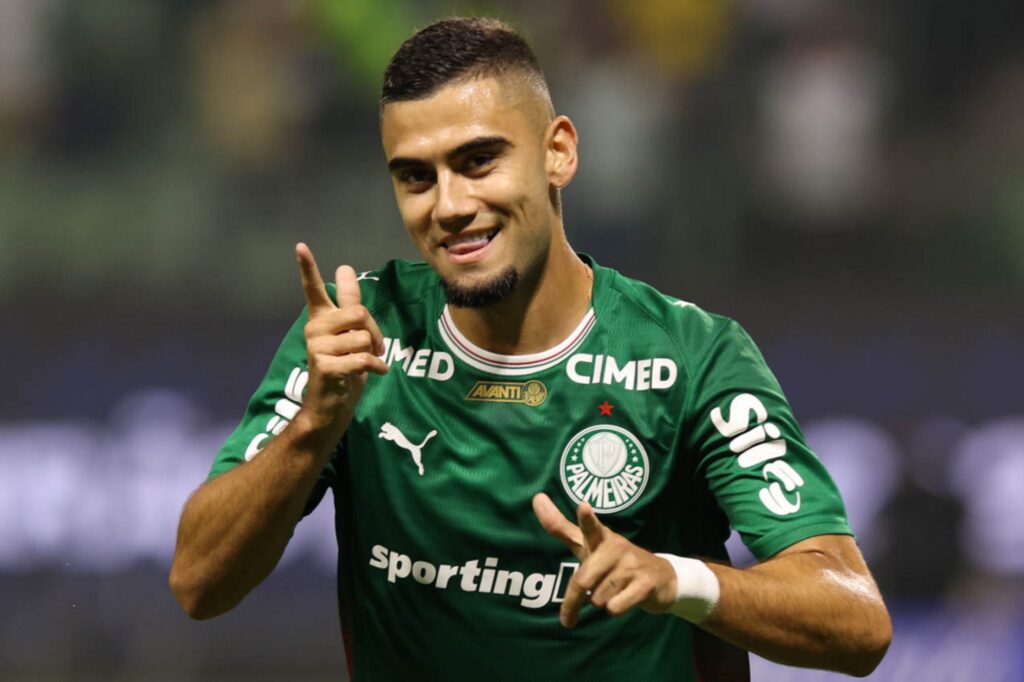 brasileirao:-arias-desencanta-e-palmeiras-bate-o-botafogo-por-2-x-1