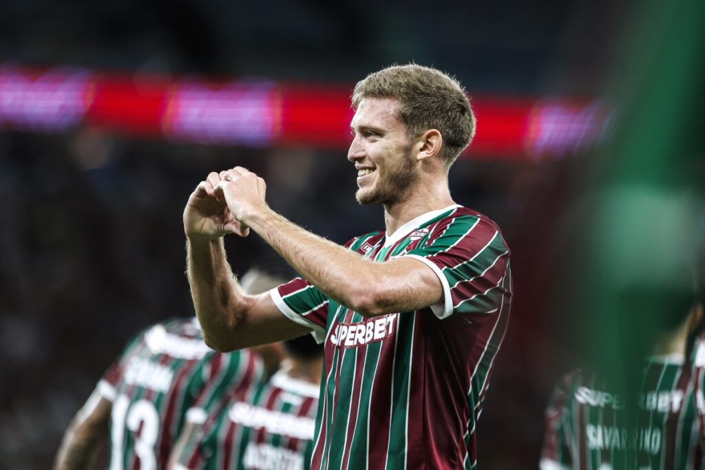 zubeldia-elogia-estreia-de-castillo-com-gol:-“recebe-os-holofotes”