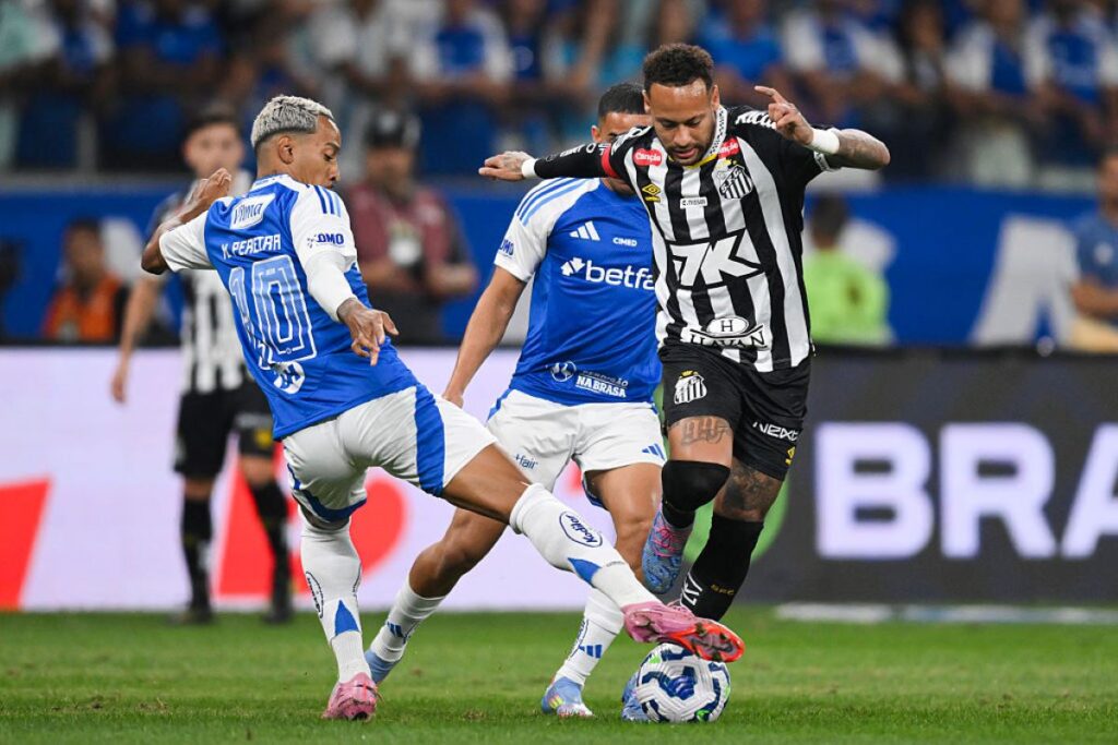 brasileirao:-cruzeiro-e-santos-fazem-duelo-de-desesperados-no-mineirao
