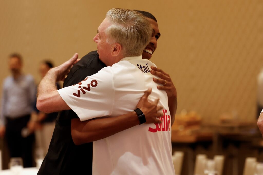 do-vasco-ao-bournemouth:-rayan-destaca-evolucao-e-chance-com-ancelotti