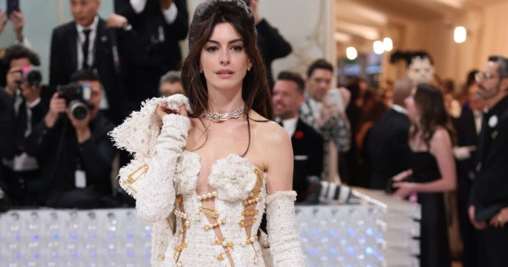 anne-hathaway-entra-na-brincadeira-sobre-esposa-de-shakespeare