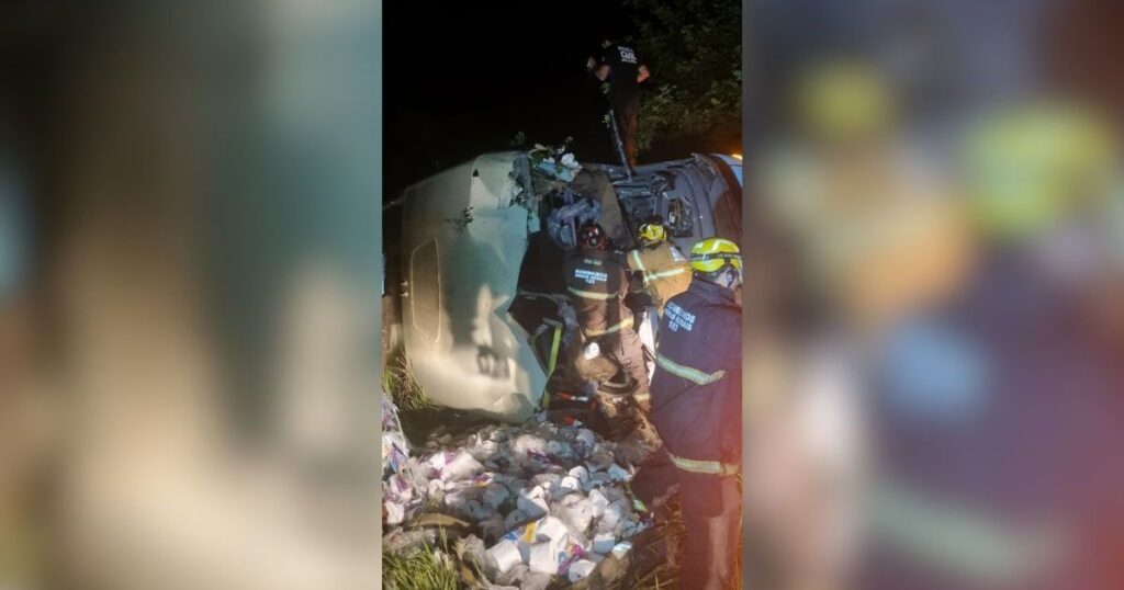 onibus-que-transportava-universitarios-se-envolve-em-acidente-e-motorista-m