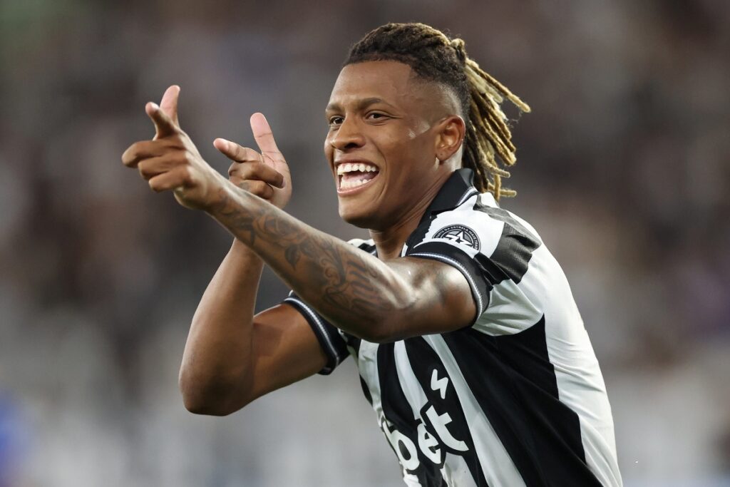 artilheiro-no-botafogo,-danilo-diz-estar-mais-preparado-para-selecao