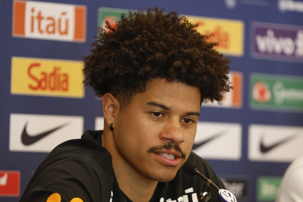 gabriel-sara-promete-voltar-ao-sao-paulo-e-destaca-trabalho-com-diniz