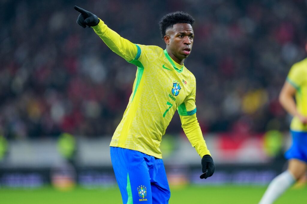 vini-jr.-assume-papel-de-lider-na-selecao-e-evita-falar-em-favoritismo
