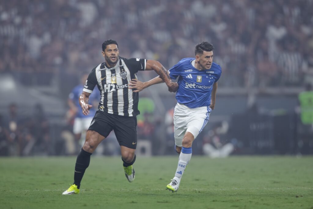 cruzeiro-parabeniza-atletico-mg-no-aniversario-de-118-anos-do-galo