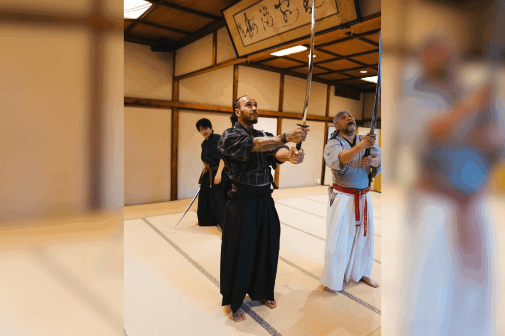 antes-do-gp-no-japao,-lewis-hamilton-ativa-“modo-samurai”;-entenda