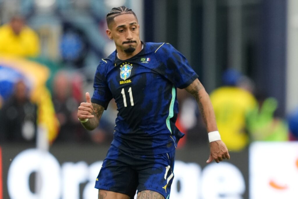 raphinha-e-wesley-sao-desconvocados-da-selecao-brasileira-por-lesao