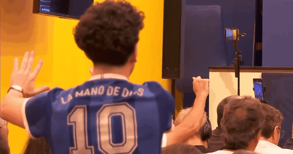 torcedor-invade-coletiva-da-argentina-apos-goleada;-assista