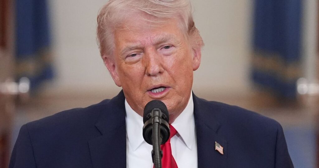 precos-do-petroleo-disparam-apos-trump-ameacar-bombardear-usinas-do-ira