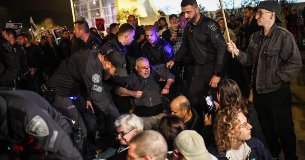 policia-israelense-dispersa-protesto-contra-guerra-em-tel-aviv
