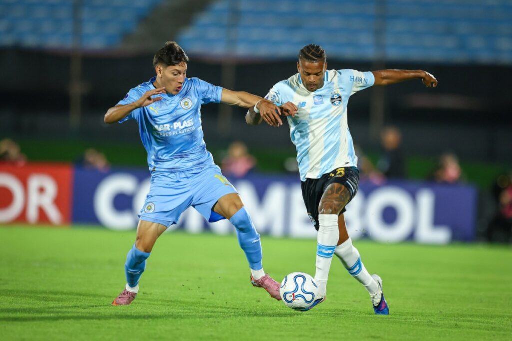 sul-americana:-montevideu-city-torque-derrota-o-gremio-na-estreia