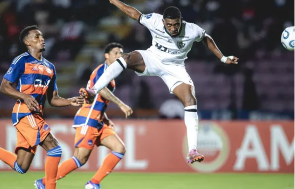 em-noite-de-erros,-atletico-mg-perde-para-puerto-cabello-na-sul-americana