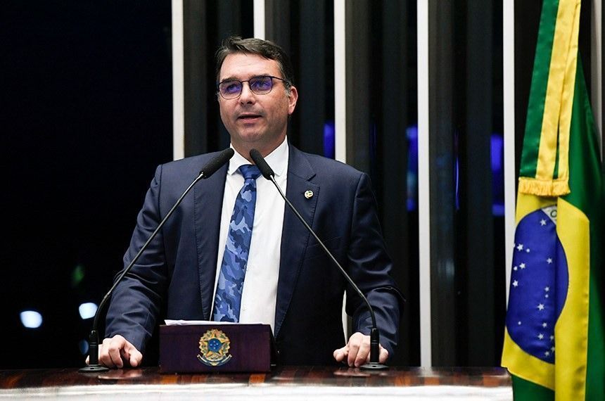 flavio-bolsonaro-mira-base-de-direita-e-agro-em-agendas-no-ms-e-rs