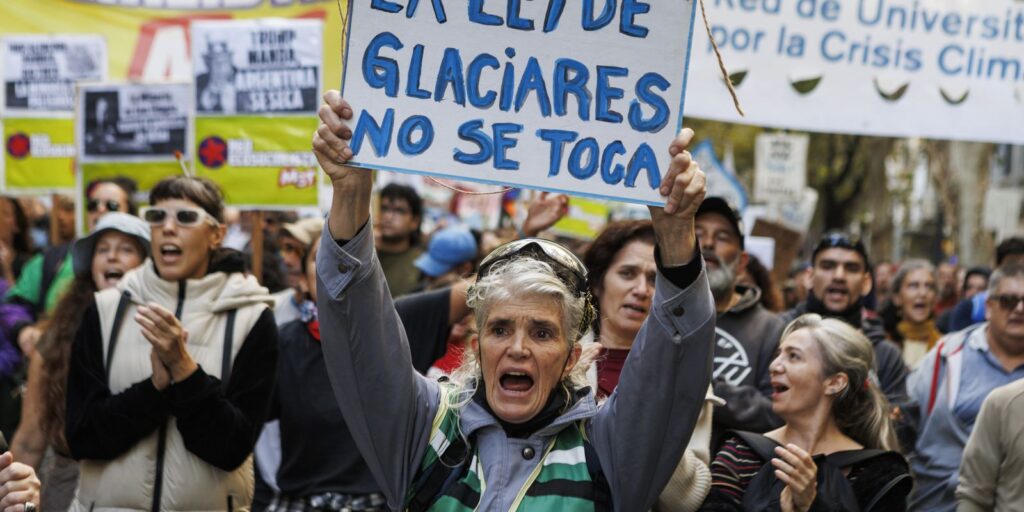 jerusalem-reabre-locais-sagrados-e-argentina-altera-lei-de-geleiras