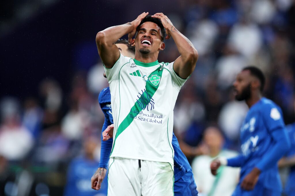 brasileiro-ataca-arbitragem-do-saudita:-“querem-dar-para-uma-pessoa”