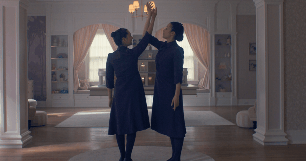 “voce-precisa-mudar-de-perspectiva”,-diz-roteirista-sobre-“os-testamentos”