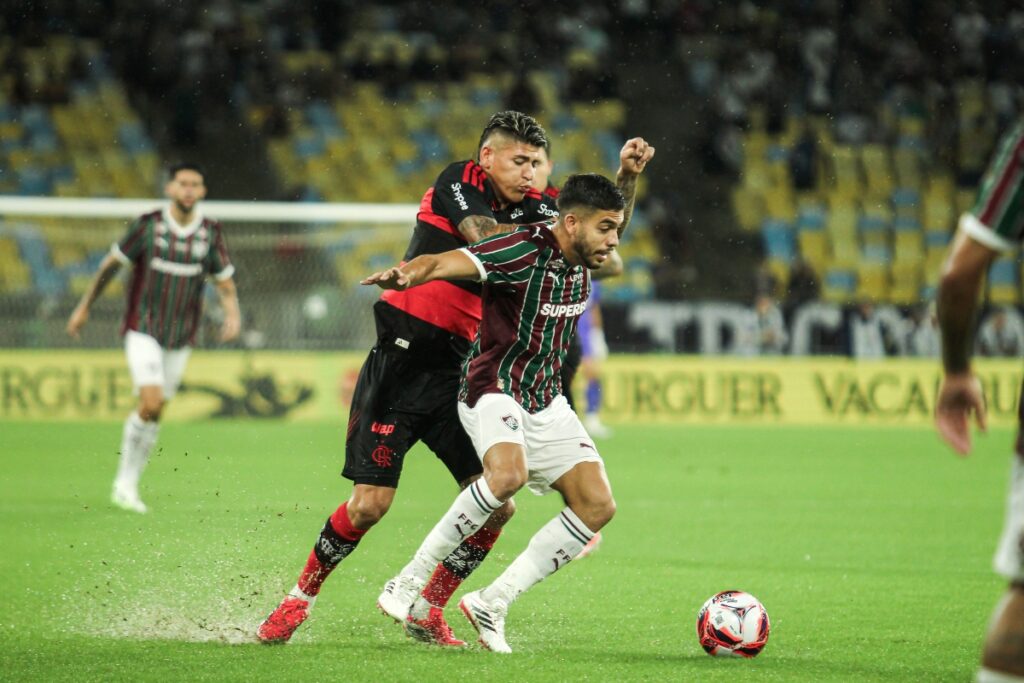 brasileirao:-flamengo-x-fluminense-se-enfrentam-apos-polemica-com-data