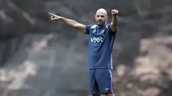 escalacao-do-botafogo:-lateral-ainda-e-duvida-para-jogo-contra-o-coritiba