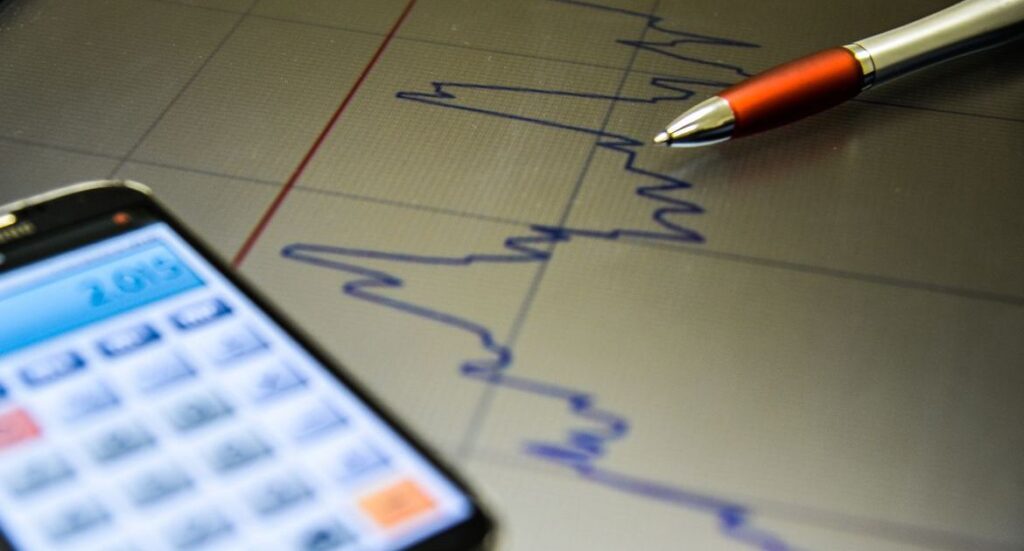 juros-altos-levam-empresas-a-alavancagem-insustentavel,-dizem-especialistas