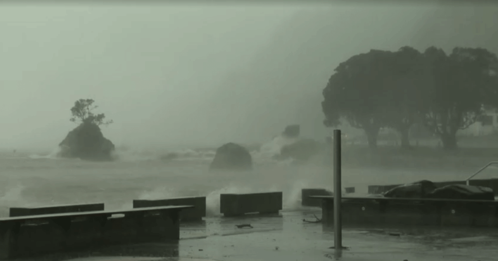 centenas-de-pessoas-deixam-suas-casas-apos-ciclone-atingir-a-nova-zelandia