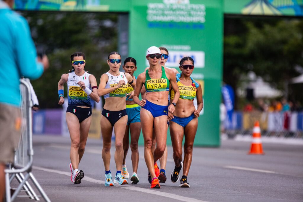 mundial-de-marcha-atletica:-china-domina-e-vence-10-km-sub-20-feminino